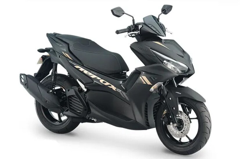 এবার ম্যাক্সি স্কুটার Aerox 155 ভারতের বাজারে আনল Yamaha. অনেকদিন ধরেই এই স্কুটা লঞ্চ করবে বলে জল্পনা ছিল। সাধারণ স্কুটারের থেকে আকারে কিছুটা বড় হয় ম্যাক্সি স্কুটার। সুজুকি বার্গম্যান স্ট্রিটকে এবার কড়া টক্কর দেবে ইয়ামাহার এই নতুন ম্যাক্সি স্কুটার।