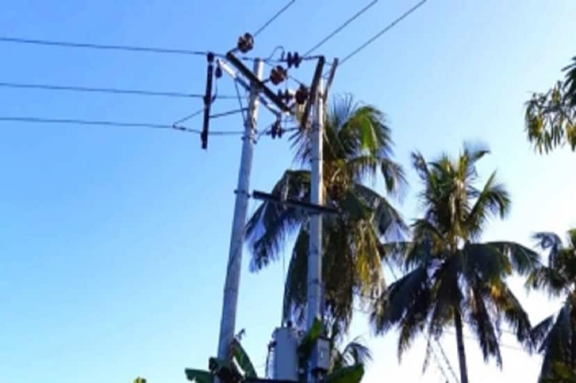 এরপরই কোন রকমে প্রাণ বাঁচাতে নয়ানজুলিতে ঝাঁপ দেন তিনি। স্থানীয়রা তাঁকে আশঙ্কাজনক অবস্থায় উদ্ধার করে স্থানীয় নার্সিংহোমে নিয়ে যান। এদিকে ওই কন্টেনারে সঙ্গেসঙ্গে আগুন ধরে যায়।  (প্রতীকী ছবি)