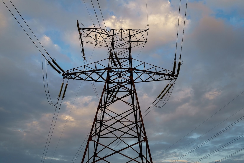 পুলিশ সূত্রে জানা গিয়েছে, ওই গাড়ি চালকের নাম লালু যাদব। বয়স ২৭ বছর। জানা গিয়েছে, বৃহস্পতিবার সকালে খিদিরপুর ডক থেকে  বিবিরহাট এসেছিল সে। যাওয়ার পথেই এই মারাত্মক দুর্ঘটনার শিকার হন লালু যাদব। (প্রতীকী ছবি)