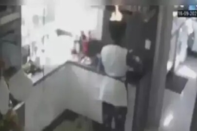 আগুনে জ্বলছে মাথা