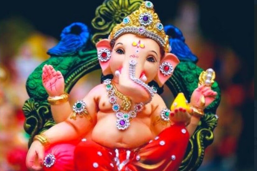 সাতোরি (Satori)-এটিও এক রকমের মিষ্টি রুটি। মহারাষ্ট্রের বিভিন্ন উৎসবে সাতোরি তৈরি করার প্রচলন আছে। এটি তৈরি করা হয় খোয়া ক্ষীর বা মেওয়ার সঙ্গে, ঘি, বেসন ও দুধ দিয়ে।