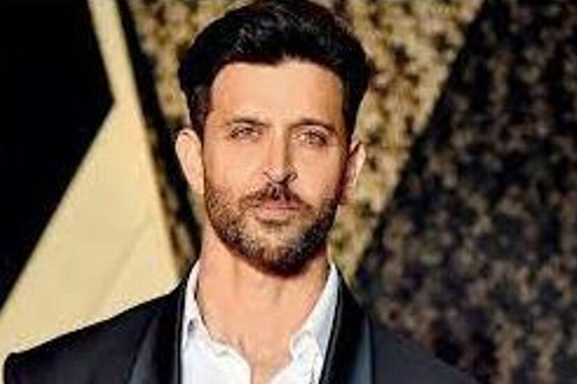 ৬) নাচের প্রসঙ্গে হৃতিক রোশনের নাম উঠে আসবেই। আর রয়েছে তাঁর গ্রিক গডের মতো চেহারা। তাই তাঁর ভক্তের সংখ্যাও অনেক। তিনি বিয়েতে নাচার জন্য ২.৫ কো‌টি টাকা নেন। 