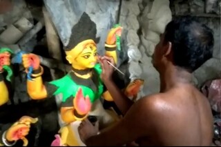 অশোকনগরের মৃৎশিল্পীরা।