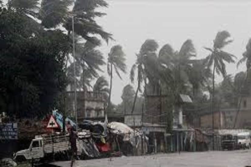 এরই মাঝে অন্ধ্রপ্রদেশের মুখ্যমন্ত্রী ওয়াইএস জগনমোহন রেড্ডি এই ঘূর্ণিঝড়ের বিরুদ্ধে যুদ্ধকালীন তৎপরতায় সতর্কতা অবলম্বন করছেন ৷ প্রতীকী ছবি ৷