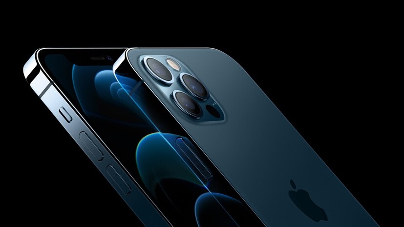 iPhone 12 Pro - iPhone 12 Pro এই ফোনটির স্টিকার প্রাইজ ১,১৯,০০০ টাকা হলেও Flipkart-এ এই ফোনটি পাওয়া যাচ্ছে ১,০৯,৯০০ টাকায়। Flipkart-এ এই ফোনটি পাওয়া যাচ্ছে প্রায় ১০,০০০ টাকা ছাড়ে। iPhone 12 Pro এই ফোনটির ১২৮ জিবি ১,০৬,৯০০ টাকায় পাওয়া যাচ্ছে Amazon-এ। এই ফোনটিতে প্রায় ১১,০০০ টাকা ছাড় পাওয়া যাচ্ছে Amazon-এ। সূত্র মারফত জানা যাচ্ছে যে iPhone 13 সিরিজের ফোন বাজারে লঞ্চ হওয়ার পর, ভারতে iPhone 12 Pro এই সিরিজের এই ফোনগুলো হয় তো আর পাওয়া যাবে না।