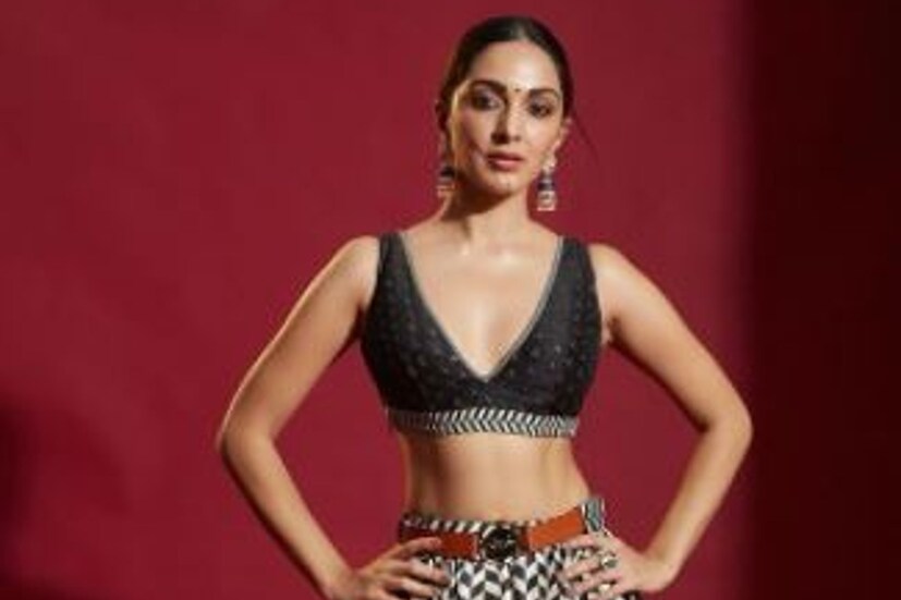 দুপুরের খাওয়া দাওয়াতে বাড়ির রান্নাই খান কিয়ারা। সাধারণত রুটি, তরকারি, অঙ্কুরিত ছোলার তরকারি, ঢ্যাঁড়শ , কুমড়রপ তরকারি খান। কিয়ারার পছন্দের খাবার হল পনির। সব রান্নাতেই সামান্য লেবু দেওয়া থাকে। 