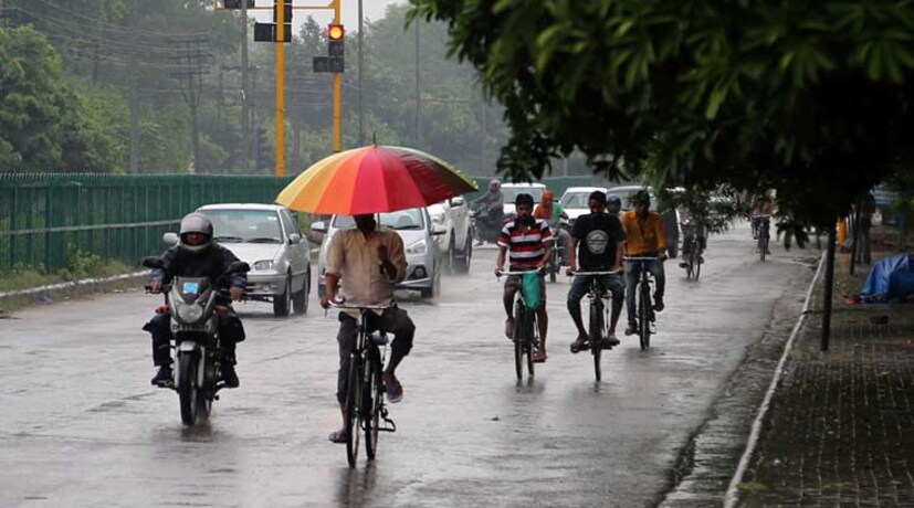 হাওয়া অফিস সূত্রে জানানো হয়েছে, সাধারণত দীর্ঘকালীন গড় বৃষ্টিপাতের ৯৪ থেকে ১০৬ শতাংশ বৃষ্টি হলে তাকে স্বাভাবিক বৃষ্টি বলা হয়। এই মরসুমে স্বাভাবিক বৃষ্টি হলেও গোটা মরসুম জুড়ে বৃষ্টিপাতের হার সমান ছিল না।