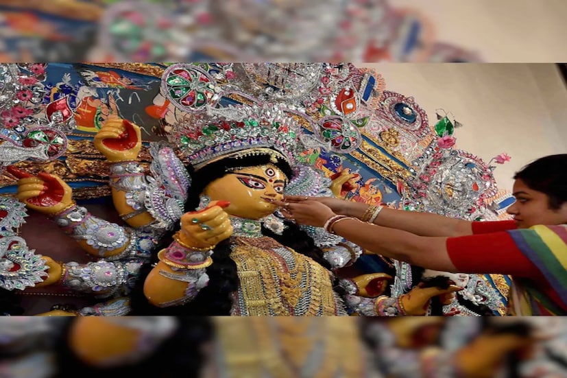 ‌উদ্বোধন বিসর্জনে বেশি ভিড় করা চলবে না। বিসর্জনের আগে ঘাটগুলো স্যানেটাইজ করতে হবে।