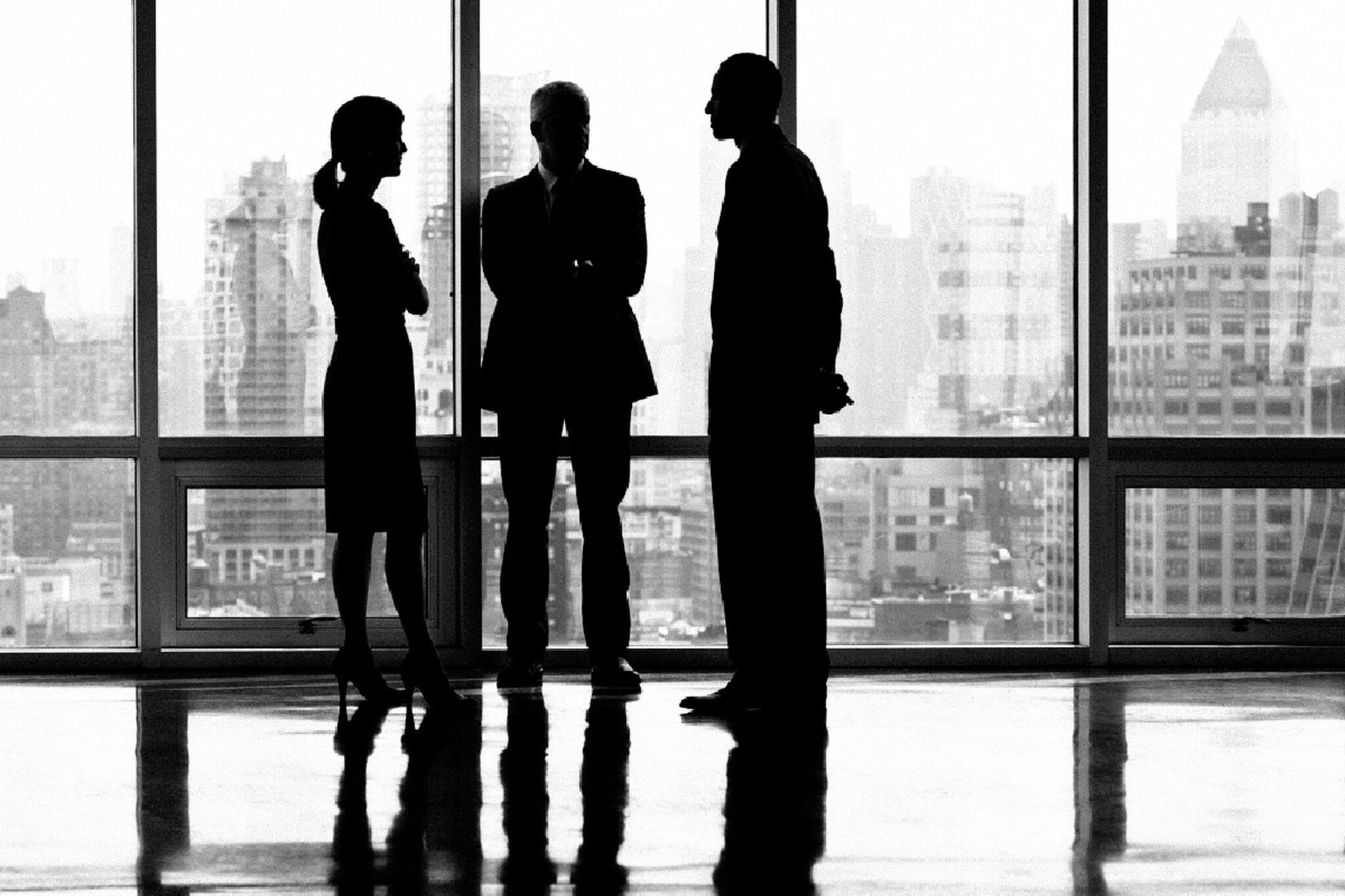 আপনার প্রশংসা নিতে পারছেন না সহকর্মী! বুঝবেন কীভাবে?