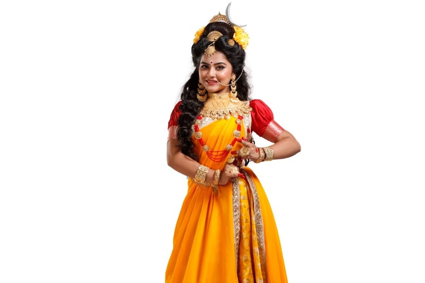 মিঠাই ধারাবাহিকের ঐন্দ্রিলা সাহাকে দেখা যাবে ললিতা ত্রিপুরেশ্বরী রূপের কুমারী নাম বালা ত্রিপুরাসুন্দরী রূপে।