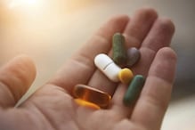 Medicine Price hike: এই ১৬টি জরুরি ওষুধের দাম বাড়তে পারে! পকেটে বাড়তি চাপ Medicine Price hike: এই ১৬টি জরুরি ওষুধের দাম বাড়তে পারে! পকেটে বাড়তি চাপ
