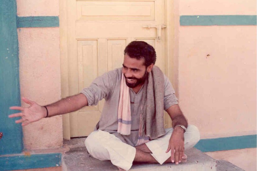 আজ ৭১ তম জন্মদিন প্রধানমন্ত্রী নরেন্দ্র মোদির। সেই উপলক্ষে রাষ্ট্রপতি থেকে শুরু করে কেন্দ্রীয়মন্ত্রীদের তরফে একে একে এল শুভেচ্ছাবার্তা। ট্যুইটারে রাষ্ট্রপতি রামনাথ কোবিন্দ লেখেন,  ভারতের প্রধানমন্ত্রী নরেন্দ্র মোদিকে জন্মদিনের শুভেচ্ছা। আপনার শরীর ভাল থাকুক এবং আপনি দীর্ঘায়ু হোন। আপনার পরিচিত উদ্যমেই দেশকে সেবা করে চলুন। (Image: @narendramodi/Twitter)