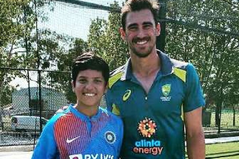 অস্ট্রেলিয়ার মাটিতে অজিদের বিরুদ্ধে সাহসের সঙ্গে ব্যাটিং করেছিলেন শিলিগুড়ির ১৭ বছরের এই বাঙালি কন্যা। তাই বিগ ব্যাশ লিগের দল তাঁকে সই করানোর সিদ্ধান্ত নিয়েছে বলে মনে করা হচ্ছে।