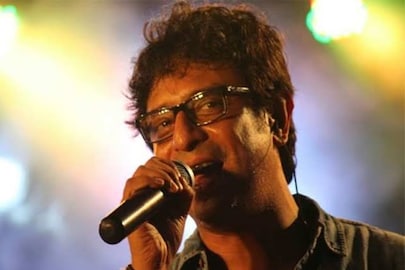 রূপঙ্করের গানে গানেই পাহাড় ঘেরা উপত্যকা থেকে ঘুরে আসুন