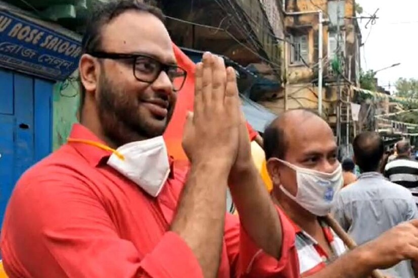 পুজোর আগে বঙ্গে এখন বড় 'ইভেন্ট' নির্বাচন। বলা ভালো, ভবানীপুর উপনির্বাচন। মুখ্যমন্ত্রী মমতা বন্দ্যোপাধ্যায় লড়ছেন ভবানীপুর থেকে। আর তৃণমূল সুপ্রিমো মমতা বন্দ্যোপাধ্যায়ের বিরুদ্ধে ভবানীপুরে সিপিআইএমের প্রার্থী (Bhabanipur By Election Cpim Candidate) কোনও হেভিওয়েট নন। বরং নিজেকে তিনি বলেন বাম মনোভাবাপন্ন। পেশায় তিনি আইনজীবী। নাম শ্রীজীব বিশ্বাস (Srijeeb Biswas)। হলফনামায় নিজের সম্পত্তির হিসেবও দিয়েছেন শ্রীজীব।