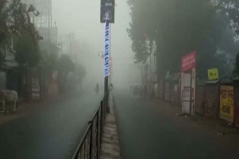 শুষ্ক আবহাওয়ার শুরু বঙ্গে। হেমন্তের পরিবেশ আগামী কয়েকদিন সারা বাংলা জুড়ে।  রাতের তাপমাত্রা স্বাভাবিকের কাছে থাকায় হালকা শীতের আমেজ। খুব সকালের দিকে কোথাও কোথাও সামান্য কুয়াশা। রাতে ও সকালের দিকে হালকা শীতের আমেজ। পশ্চিমের জেলা গুলিতে শীতের আমেজ বেশি অনুভূত হবে। শুক্রবার থেকে থেকে শুষ্ক আবহাওয়ার প্রভাব বাড়বে। সপ্তাহের শেষে রাতের তাপমাত্রা কমতে পারে। সকালের শীতের আমেজ আরো একটু বাড়বে বলে অনুমান আবহাওয়াবিদদের।
