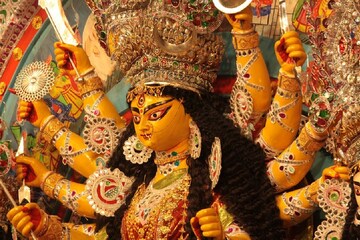 পুজো আসছে...মহালয়ার ভোরে কোন চ্যানেলে মহিষাসুরমর্দিনী রূপে কোন নায়িকা? দেখুন...