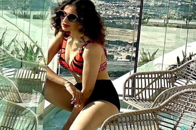 রাই লক্ষ্মীর ছবি ইনস্টাগ্রামে ঝড় তুলেছে (South Star Rai Laxmi's bikini photos goes viral in social media) ৷ যে ছবি তিনি শেয়ার করেছেন তা তোলপাড় করেছে সোশ্যাল মিডিয়ায় ৷ ছবি সৌজন্যে ইনস্টাগ্রাম ৷