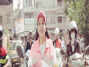 Dhinchak pooja 
