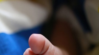 ৩ মাসের কন্যাসন্তানকে গলা টিপে নৃশংস খুন মায়ের, দেহ লোপাটে সঙ্গ দিল ১৩ বছরের ছেলে! 