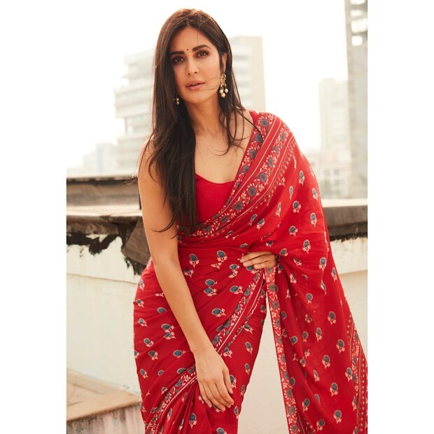 ফের নতুন শাড়িতে বক্র শরীরী মোচড়ে অনবদ্য ক্যাটরিনা কাইফ (Karina Kaif's curved figure having great Impact in social media) ৷ ছবি সৌজন্যে ইনস্টাগ্রাম ৷