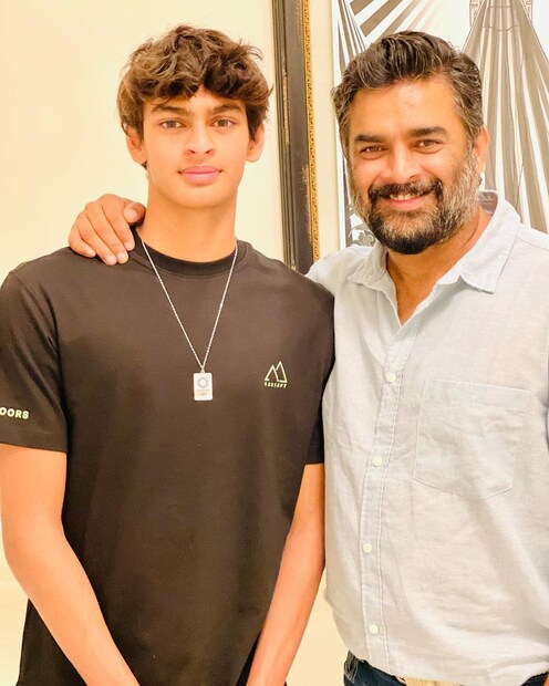 আর মাধবনের ছেলে বেদান্ত মাধবন, একজন তারকা সাঁতারু। 