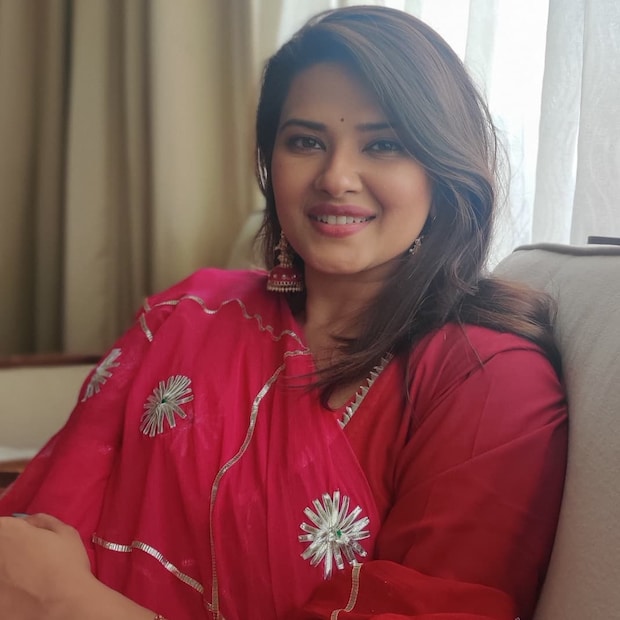 বিয়ের পরে কৃতিকা সেনগারকে (Kritika Sengar) টিভিতে দেখতে পাওয়া যায়নি ৷ তবে কিছুদিন আগেই কৃতিকা সেনগারকে শেষবার ছোটপর্দায় দেখতে পাওয়া গিয়েছে ছোটি সর্দারনি (Choti Sarrdaarni) ৷ কিন্তু বর্তমানে তাঁকে আর টিভিতে দেখতে পাওয়া যায়না ৷ @Kratika Sengar Instagra ৷