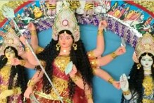 ১৮ পুতুলের দুর্গা পূজা! একচালায় একাধিক মূর্তি, বীরভূমের এই পুজোর বিশেষত্ব কী ১৮ পুতুলের দুর্গা পূজা! একচালায় একাধিক মূর্তি, বীরভূমের এই পুজোর বিশেষত্ব কী