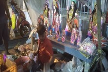 লক্ষ্মী পুজোয় লক্ষ্মী লাভের আশায় ব্যবসায়ীরা