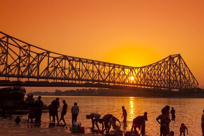 আলিপুর আবহাওয়া দফতর জানাচ্ছে, নিম্নচাপ পুরোপুরি কাটার সঙ্গে সঙ্গেই বাতাসে মিলেছে হেমন্তের আমেজ। আর তার জেরেই সপ্তাহান্ত থেকেই রাজ্যে শুরু প্রাক-শীত পর্ব। Representative Image