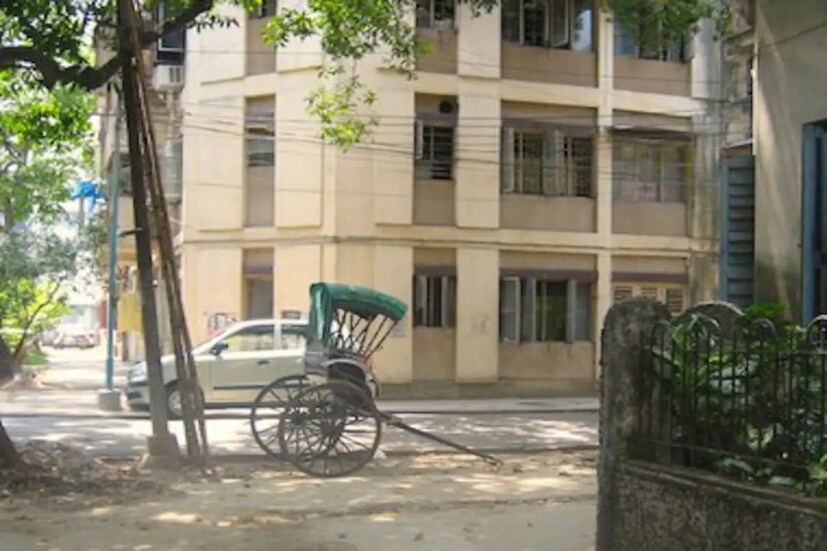  রবিবার থেকে রাতের তাপমাত্রা কমতে থাকবে। দক্ষিণবঙ্গে ২ থেকে ৩ ডিগ্রি পর্যন্ত রাতের তাপমাত্রা কমতে পারে। শীতের আমেজ ভোরের দিকে। রৌদ্রকরোজ্জ্বল আবহাওয়া দিনের তাপমাত্রা ১-২ ডিগ্রি বাড়তে পারে। Representative Image