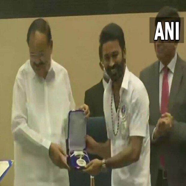 তামিল ছবি 'অসুরণ'- এ অভিনয়ের জন্য ধনুশ সেরা অভিনেতা হিসেবে এদিন পুরস্কার পান।