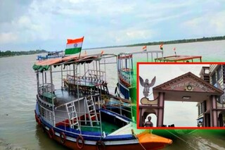 টাকি ভ্রমণের প্রধান আকর্ষণ টাকি রাজবাড়ী ঘাট।