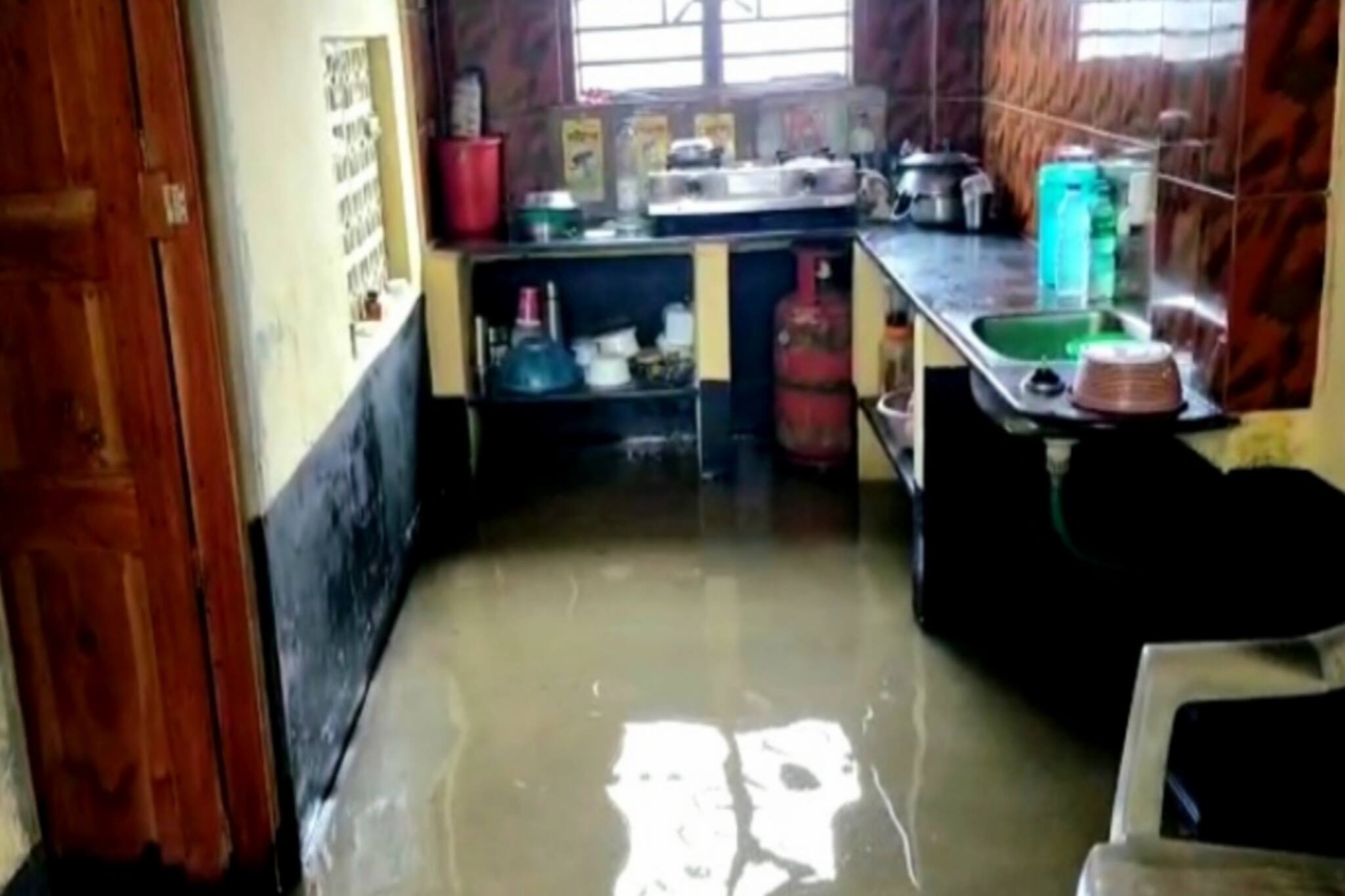 Bangla News|| জমে রয়েছে জল, চরম দূর্ভোগে বারুইপুর বিবেকানন্দ পল্লীর বাসিন্দারা