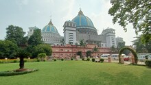 এবার পূজোতে ঘুরে আসুন মায়াপুর ইসকন মন্দির থেকে