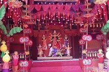 Siliguril: Durga Puja-র পঞ্চমীর সন্ধ্যায় শিলিগুড়িতে মণ্ডপে মণ্ডপে ঢল, কোভিড বিধি পালন পুজো উদ্যোক্তাদের Siliguril: Durga Puja-র পঞ্চমীর সন্ধ্যায় শিলিগুড়িতে মণ্ডপে মণ্ডপে ঢল, কোভিড বিধি পালন পুজো উদ্যোক্তাদের