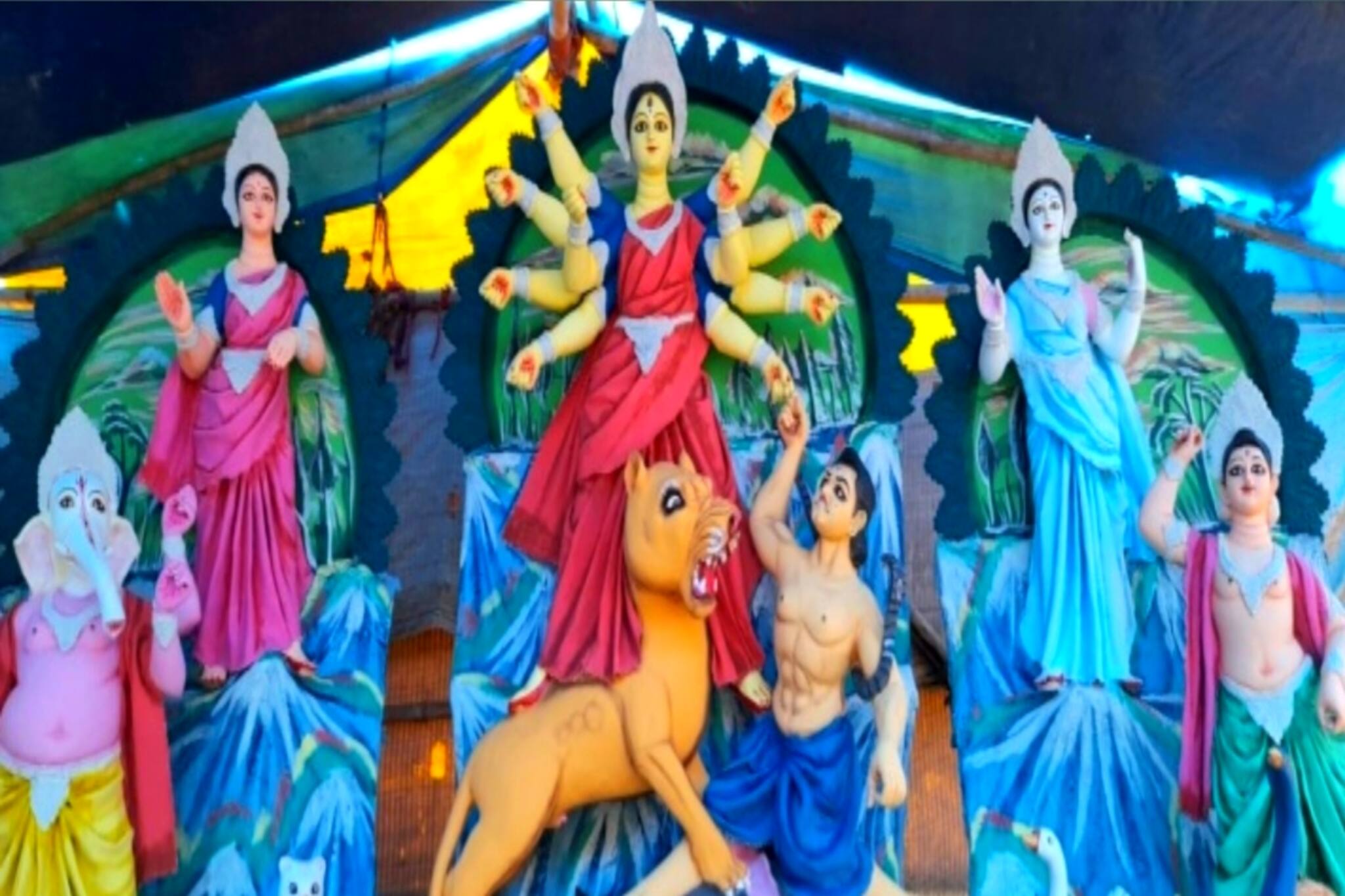 সুন্দরবনের প্রত্যন্ত দ্বীপের একমাত্র পুজো পরামান্য পরিবারের 