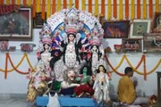 ৩১৯ বছরের পুরনো সাংসদ কাকলি ঘোষ দস্তিদারের বাড়ির পুজো, দেখুন...