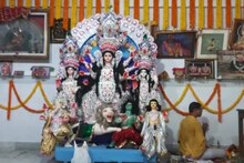 ৩১৯ বছরের পুরনো সাংসদ কাকলি ঘোষ দস্তিদারের বাড়ির পুজো, দেখুন...