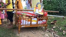 নবপত্রিকা স্নানের মধ্যে দেবী আরাধনা শুরু নবপত্রিকা স্নানের মধ্যে দেবী আরাধনা শুরু