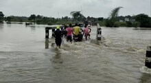 অতিবৃষ্টিতে ডুবলো মহঃবাজারের কূলে নদীর উপর থাকা ভাসা ব্রিজ