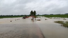 দুদিনের টানা বৃষ্টিতে মেদিনীপুরের রামজীবনপুর-পলাশচাবড়ি রাজ্য সড়কে উঠল জল দুদিনের টানা বৃষ্টিতে মেদিনীপুরের রামজীবনপুর-পলাশচাবড়ি রাজ্য সড়কে উঠল জল