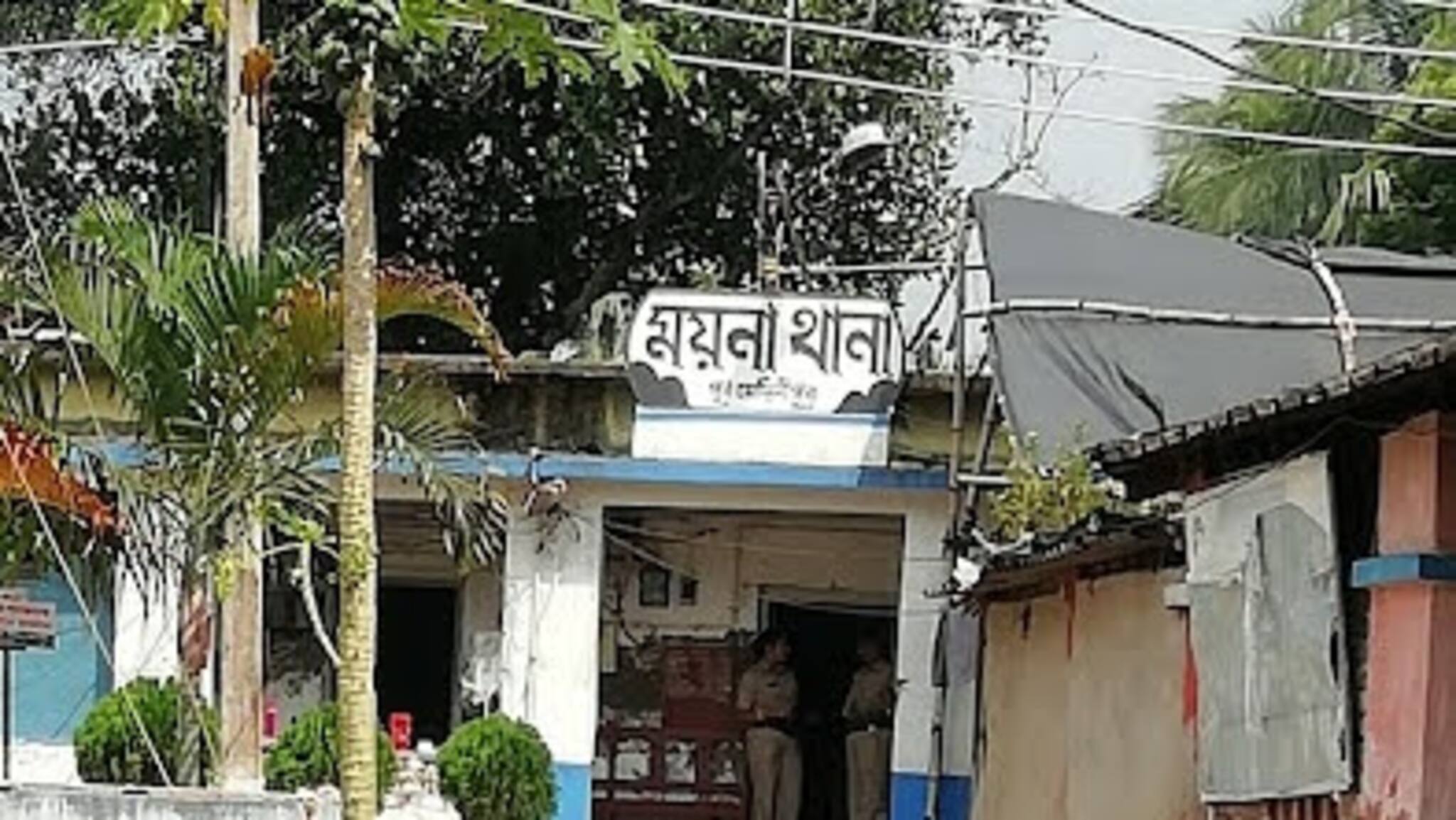 প্রতারণার অভিযোগে এক সরকারী কর্মচারীকে গ্রেফতার করল ময়না থানার পুলিশ। 