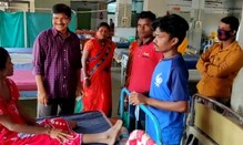 দুর্ঘটনার পরে চিকিৎসা, এক বছর বাদে সাক্ষাৎ হল পরিবার-পরিজনদের সাথে দুর্ঘটনার পরে চিকিৎসা, এক বছর বাদে সাক্ষাৎ হল পরিবার-পরিজনদের সাথে
