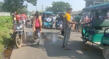 লরির চাকায় পিষ্ট হয়ে মৃত এক, শোকের ছায়া এলাকায় 