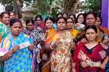 লক্ষ্মীর ভাণ্ডারের টাকা লক্ষ্মী পুজোয় কাজে লাগালেন চাকদহা গ্রামের মহিলারা লক্ষ্মীর ভাণ্ডারের টাকা লক্ষ্মী পুজোয় কাজে লাগালেন চাকদহা গ্রামের মহিলারা