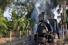 দুর্যোগের রোষে টয়ট্রেন যাত্রা! টানা বৃষ্টিতে বাতিল একাধিক পরিষেবা দুর্যোগের রোষে টয়ট্রেন যাত্রা! টানা বৃষ্টিতে বাতিল একাধিক পরিষেবা