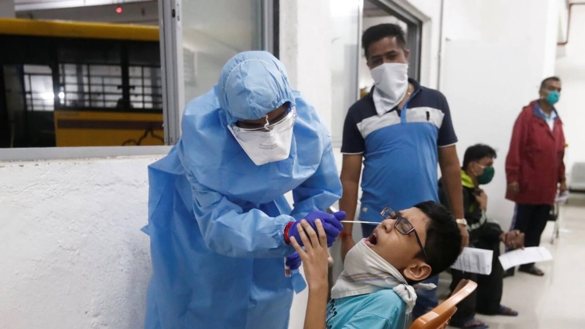 Explained: শিশুদের জন্যও করোনার টিকা; সুবিধা এবং অসুবিধা নিয়ে জানুন বিশদে!