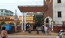 টিকাকরণ না হওয়ায় ছাত্র-ছাত্রীদের স্কুলে আসা নিয়ে উদ্বিগ্ন শিক্ষক-শিক্ষিকারা টিকাকরণ না হওয়ায় ছাত্র-ছাত্রীদের স্কুলে আসা নিয়ে উদ্বিগ্ন শিক্ষক-শিক্ষিকারা