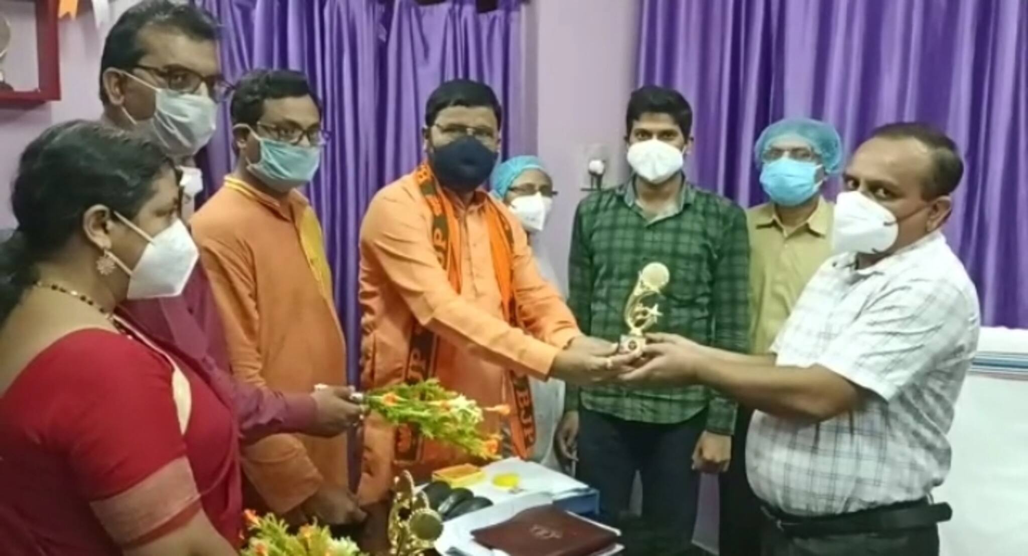 Bagla news: ভ্যাক্সিনেশন কর্মকাণ্ডে বিপুল অবদান ! চিকিৎসকদের সম্মান প্রদান দুর্গাপুরে